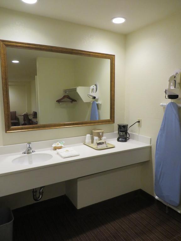 Anaheim Desert Inn&Suites Rom bilde