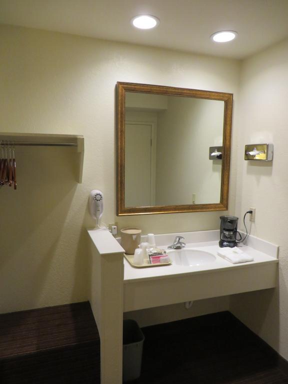 Anaheim Desert Inn&Suites Rom bilde