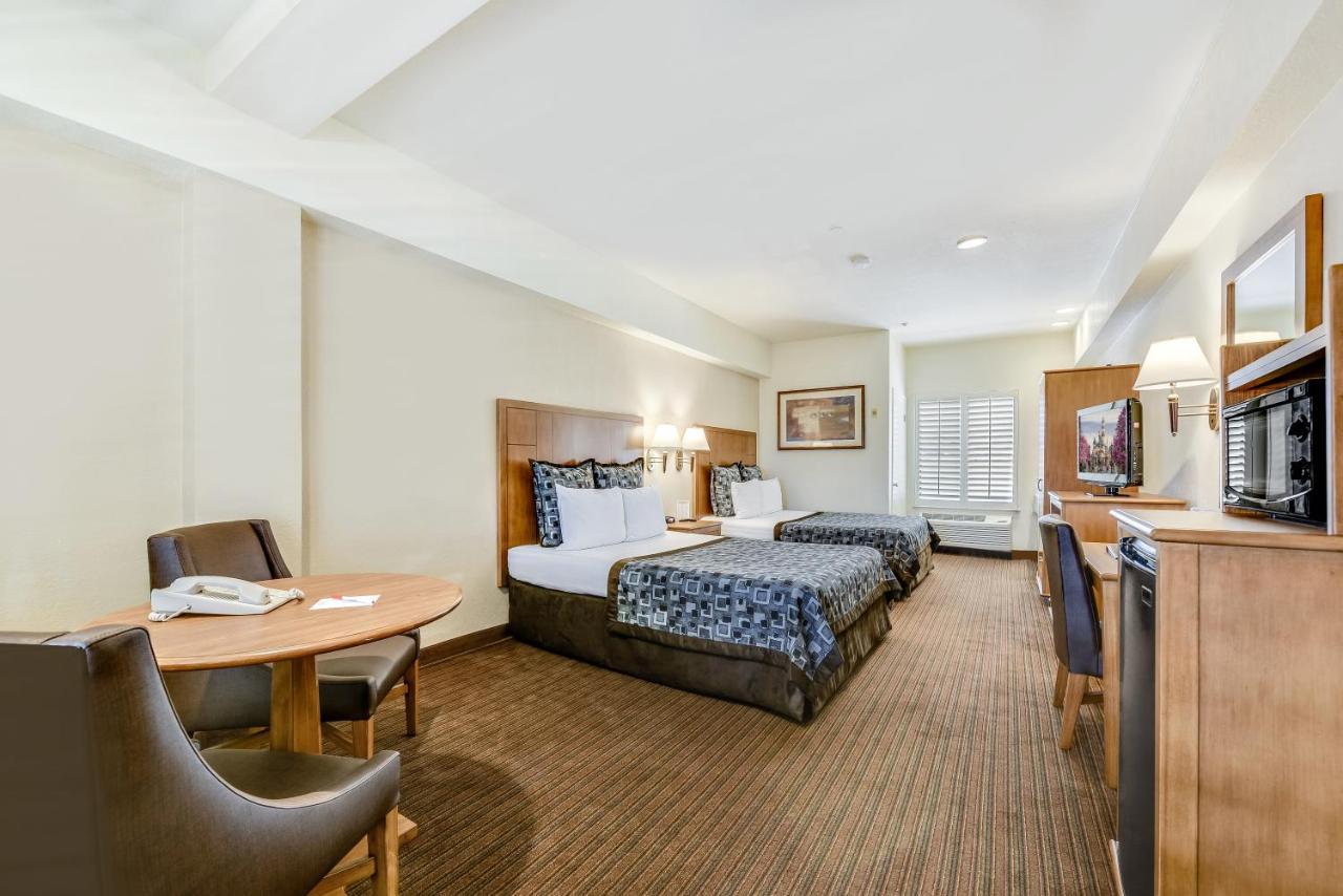 Anaheim Desert Inn&Suites Eksteriør bilde