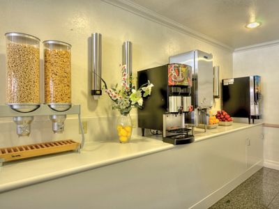 Anaheim Desert Inn&Suites Eksteriør bilde